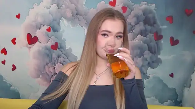 Snapshot of StacyYellig chatting on 02-19-25, 07:48 StacyYellig online show from 02-19-25, 07:48