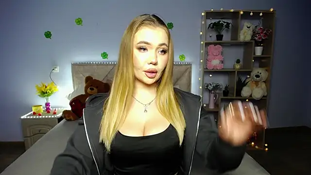 Snapshot of StacyYellig chatting on 03-17-25, 03:36 StacyYellig online show from 03-17-25, 03:36