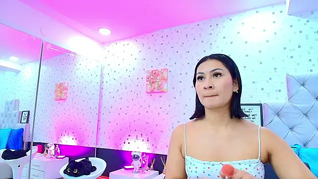 JulietaReyess online show from 06-15-26, 11:43