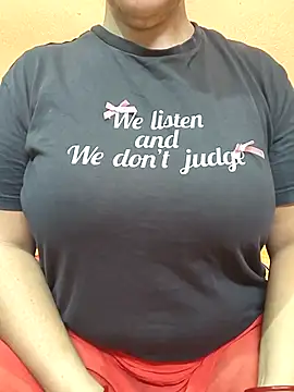 Snapshot of CUTE_SOPHIA- chatting on 06-14-26, 01:57 CUTE SOPHIA- online show from 06-14-26, 01:57