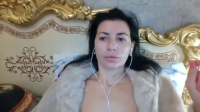 Snapshot of StunnigArt chatting on 10-05-25, 04:14 StunnigArt online show from 10-05-25, 04:14