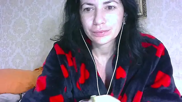 StunnigArt online show from 12-22-25, 02:22