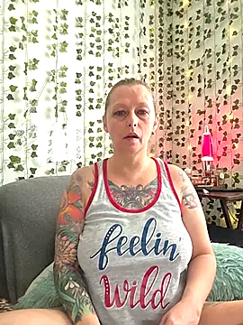 Snapshot of Tasty_Tammy chatting on 09-20-25, 04:56 Tasty Tammy online show from 09-20-25, 04:56