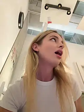 EvieEvans online show from 12-13-24, 04:05