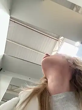 EvieEvans online show from 02-19-25, 03:49