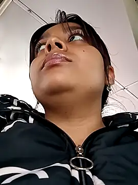 stefanie010 online show from 01-29-25, 02:21