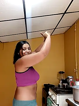 stefanie010 online show from 05-08-26, 03:16