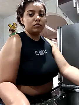 stefanie010 online show from 10-04-25, 07:48