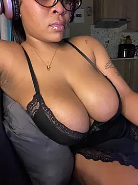 YellowHoneyDip online show from 04-04-26, 06:03