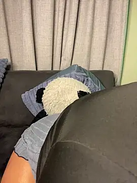 YellowHoneyDip online show from 11-22-25, 04:11