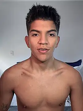 Snapshot of santiago_01 chatting on 02-17-25, 02:06 santiago 01 online show from 02-17-25, 02:06