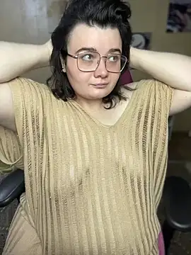 DenisHailey online show from 07-18-26, 07:33