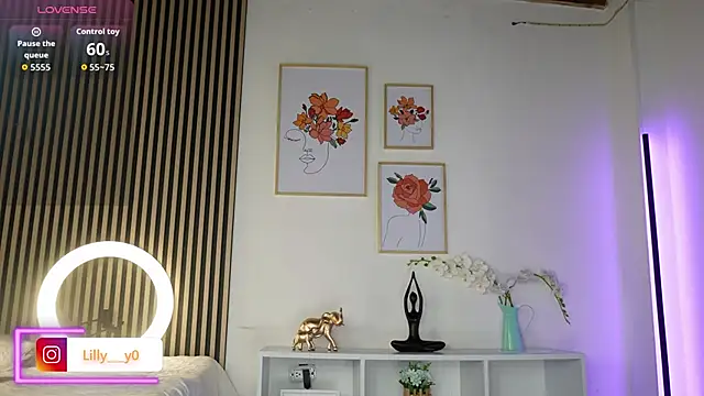 LillyDolls23 online show from 11-13-25, 12:31