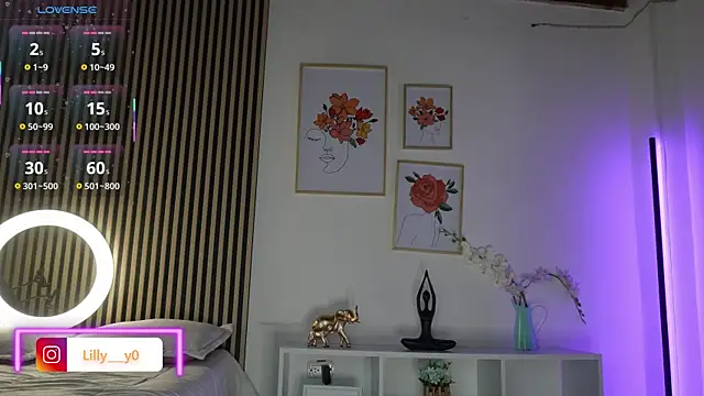 LillyDolls23 online show from 09-30-25, 12:22