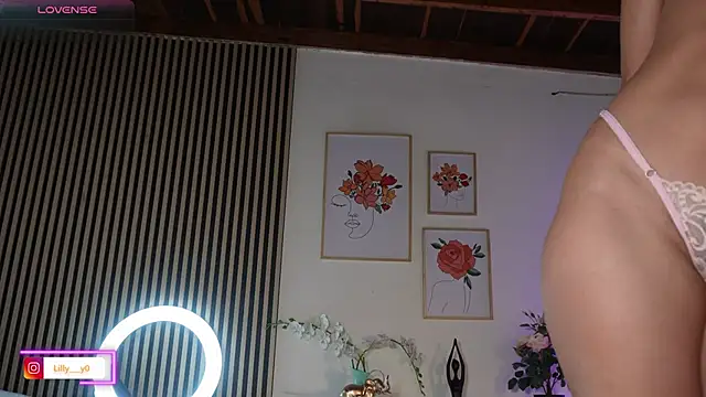 LillyDolls23 online show from 05-03-26, 01:36
