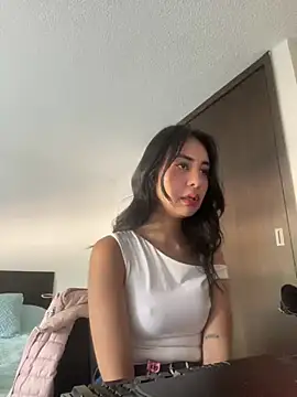Snapshot of romma95 chatting on 12-11-24, 04:31 romma95 online show from 12-11-24, 04:31