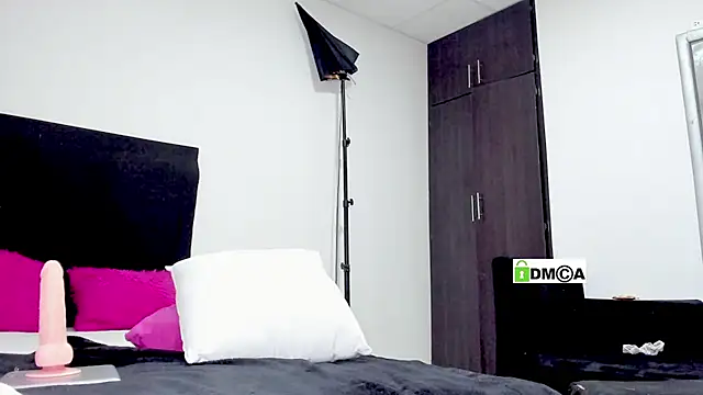 Snapshot of Scarlette1312 chatting on 01-08-25, 04:55 Scarlette1312 online show from 01-08-25, 04:55