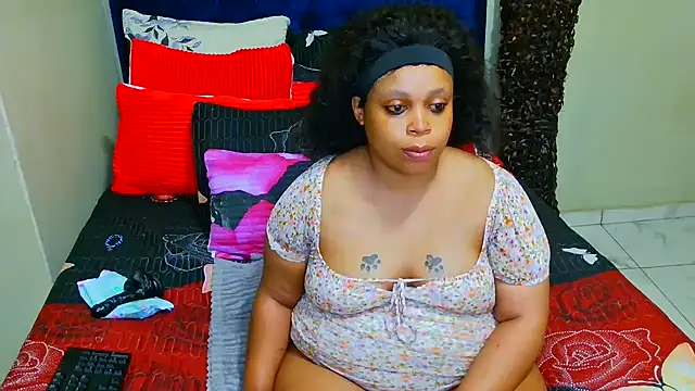 THESHORTQUEEN online show from 12-17-25, 02:38