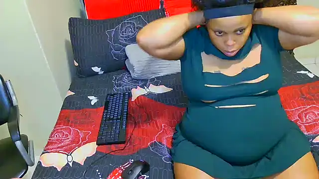 THESHORTQUEEN online show from 12-15-25, 06:03