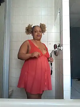 THESHORTQUEEN online show from 11-05-25, 02:09