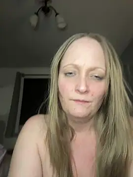 HoneyBluex online show from 02-03-25, 09:18