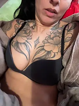 Snapshot of Nadiasexy chatting on 03-07-26, 03:50 Nadiasexy online show from 03-07-26, 03:50