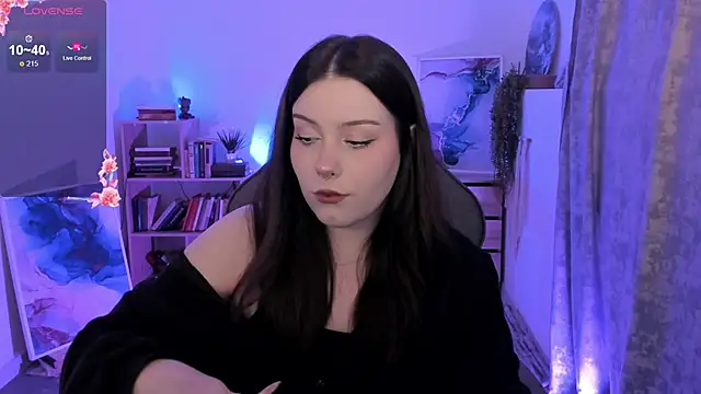 Snapshot of CoralineKeyns chatting on 10-04-25, 05:20 CoralineKeyns online show from 10-04-25, 05:20