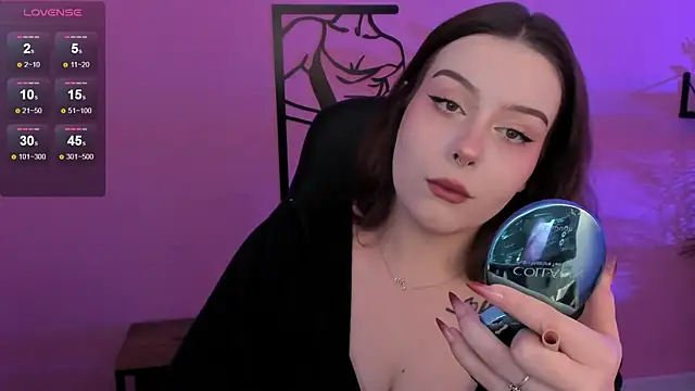 Snapshot of CoralineKeyns chatting on 02-18-25, 05:20 CoralineKeyns online show from 02-18-25, 05:20