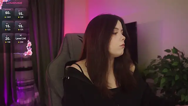 CoralineKeyns online show from 10-28-25, 05:18