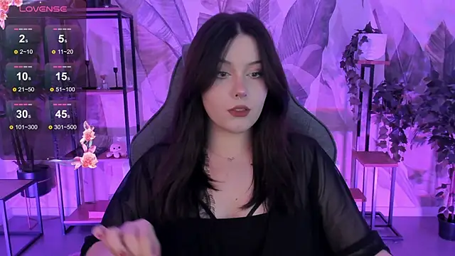 Snapshot of CoralineKeyns chatting on 09-24-25, 05:47 CoralineKeyns online show from 09-24-25, 05:47
