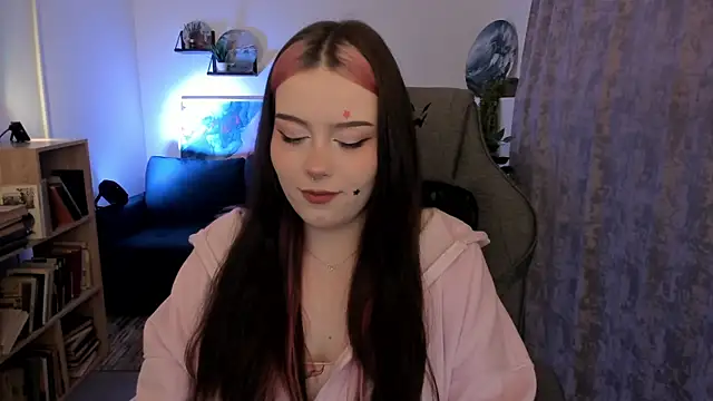 CoralineKeyns online show from 05-11-26, 05:09
