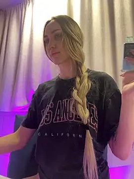 Lunalikaiya online show from 12-13-25, 08:04