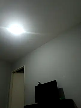 Snapshot of Nicolaskribeiro chatting on 09-10-25, 10:47 Nicolaskribeiro online show from 09-10-25, 10:47