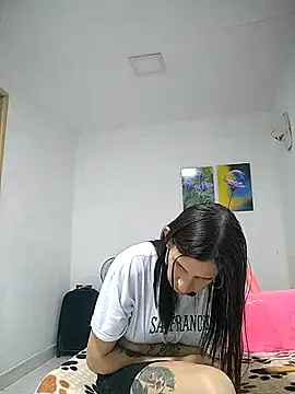 Cameron puppy online show from 06-19-26, 05:57
