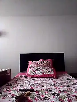 Cameron puppy online show from 10-22-25, 06:40