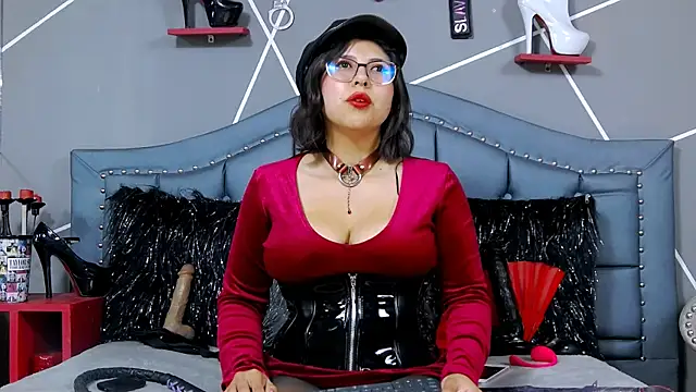 Evangeline online show from 02-28-25, 11:01