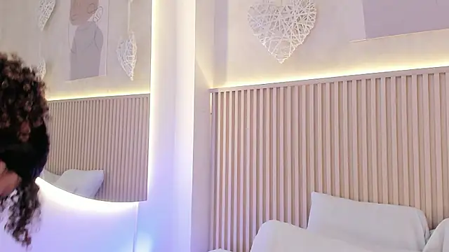 daiana curly online show from 02-06-26, 07:54