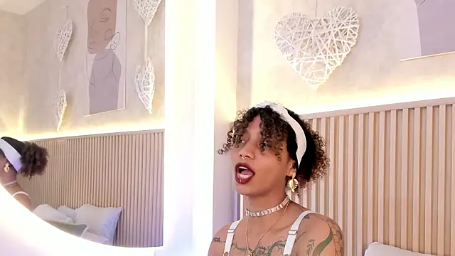 daiana curly online show from 02-02-26, 07:46