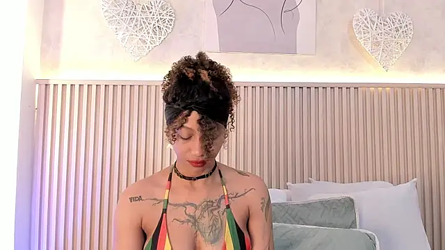 daiana curly online show from 09-26-25, 08:05