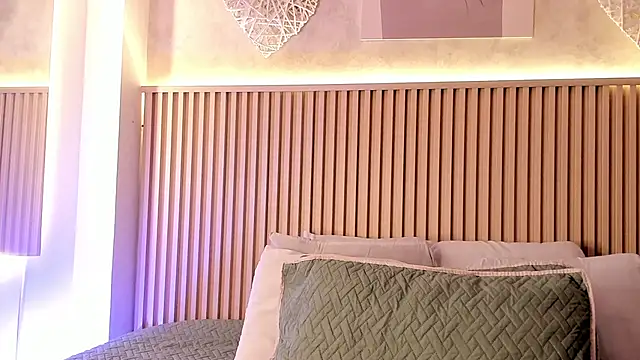 daiana curly online show from 10-10-25, 08:09