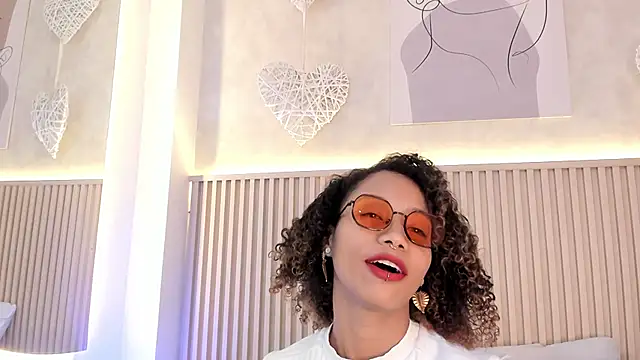 daiana curly online show from 02-11-26, 07:47