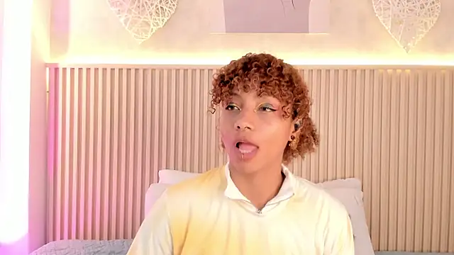 Snapshot of daiana_curly chatting on 06-28-26, 03:46 daiana curly online show from 06-28-26, 03:46