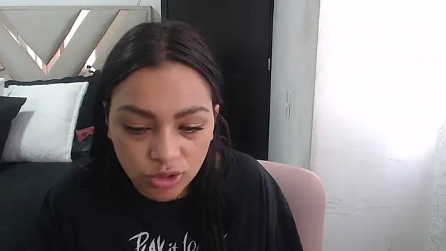 Snapshot of fairylatin222 chatting on 10-18-25, 11:56 fairylatin222 online show from 10-18-25, 11:56