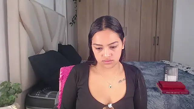 Snapshot of fairylatin222 chatting on 03-19-25, 08:12 fairylatin222 online show from 03-19-25, 08:12