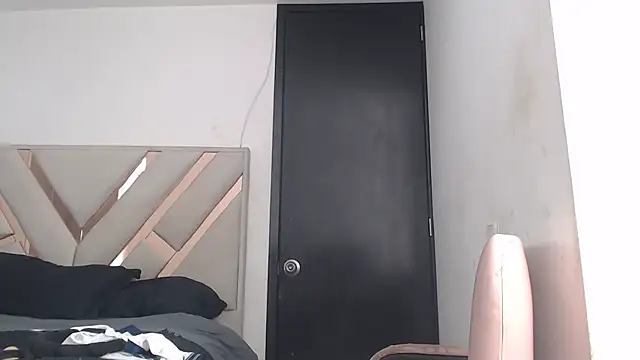 Snapshot of fairylatin222 chatting on 10-27-25, 01:23 fairylatin222 online show from 10-27-25, 01:23