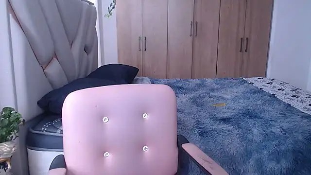 Snapshot of fairylatin222 chatting on 03-17-25, 06:53 fairylatin222 online show from 03-17-25, 06:53