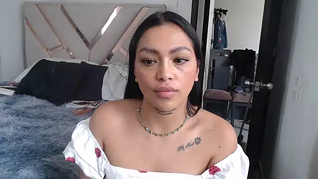 Snapshot of fairylatin222 chatting on 09-12-25, 05:24 fairylatin222 online show from 09-12-25, 05:24