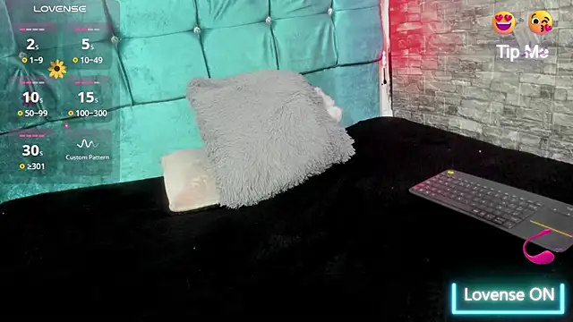 Cloee66 online show from 10-21-25, 02:49