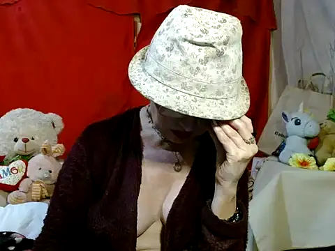 hottieperla online show from 02-19-26, 07:22