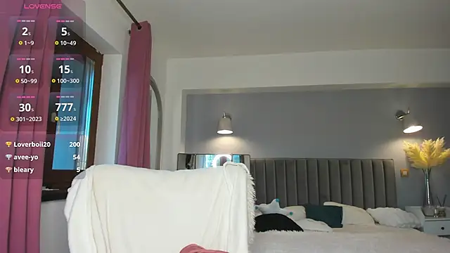 Awesome Jolie online show from 11-24-25, 06:24